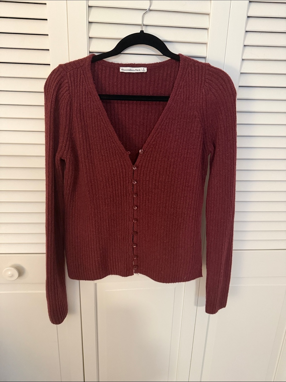 Abercrombie & Fitch Ribbed V-Neck Cardigan - Burgundy